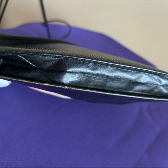 Vintage Louis Vuitton Black Epi Leather Vertical Unisex Wallet. - Picture 6 of 13